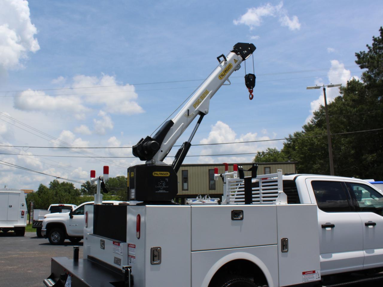 Ford F-350 SD XLT Crew Cab Long Bed DRW 4WD 2025