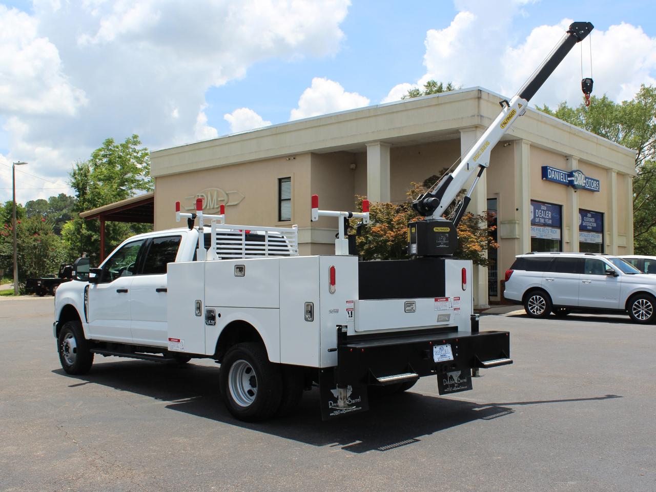 Ford F-350 SD XLT Crew Cab Long Bed DRW 4WD 2025