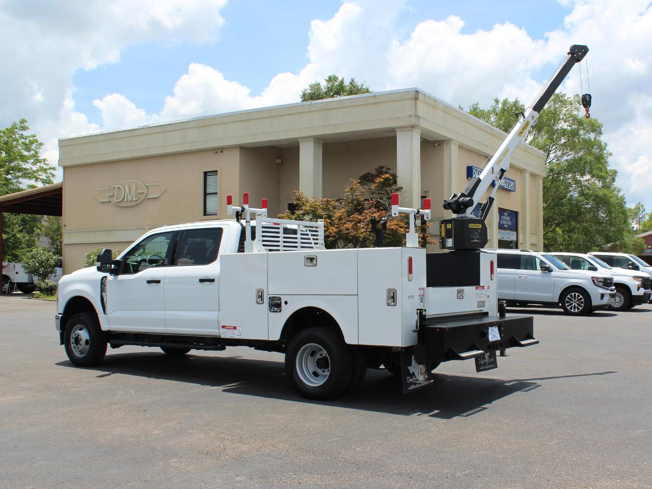 Ford F-350 SD XLT Crew Cab Long Bed DRW 4WD 2025