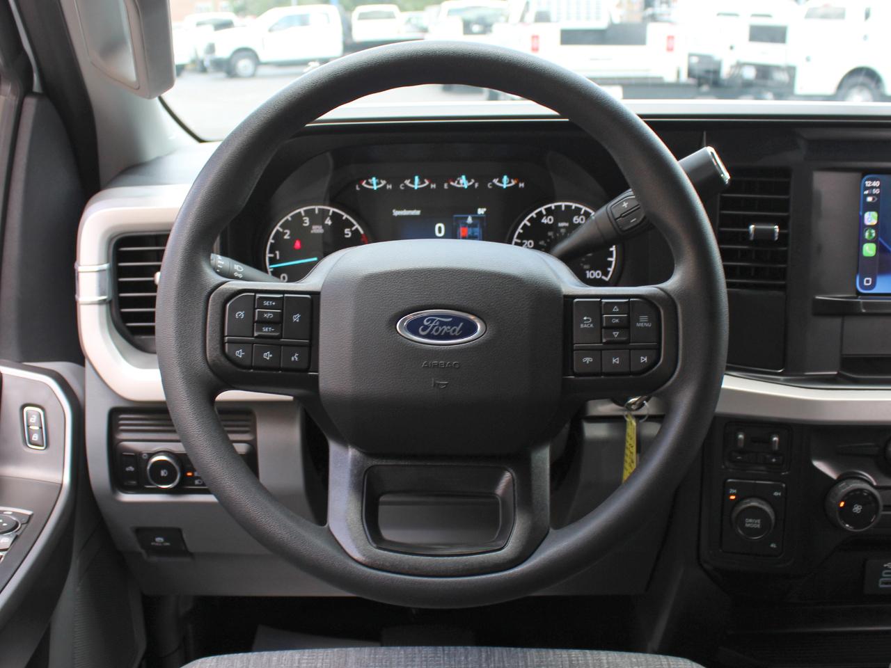 Ford F-350 SD XLT Crew Cab Long Bed DRW 4WD 2025