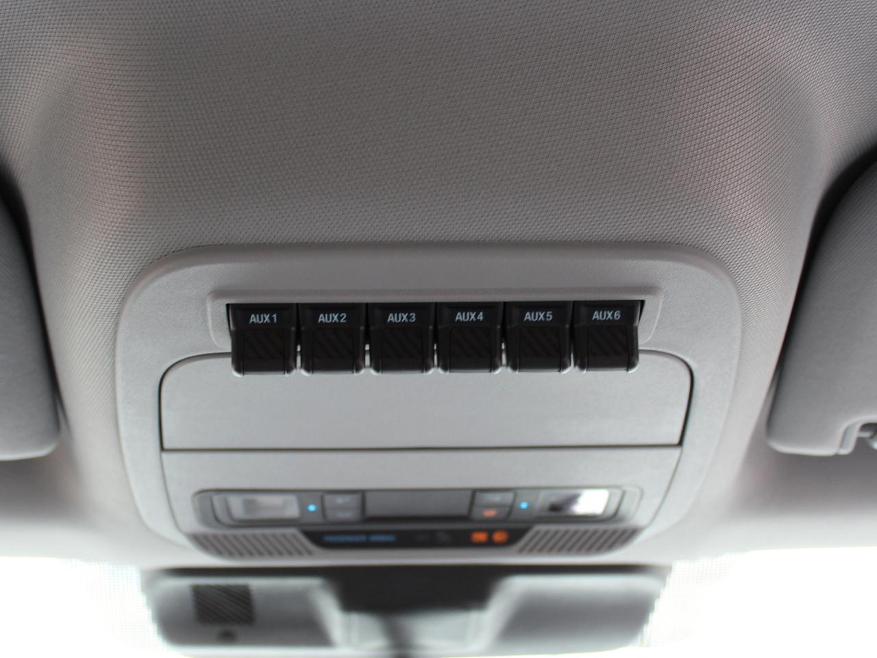 Ford F-350 SD XLT Crew Cab Long Bed DRW 4WD 2025
