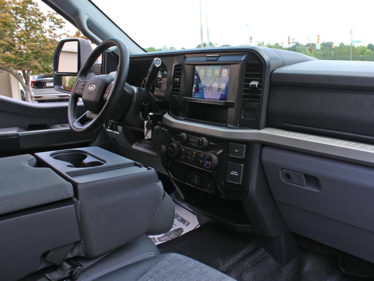 Ford F-350 SD XLT Crew Cab Long Bed DRW 4WD 2025