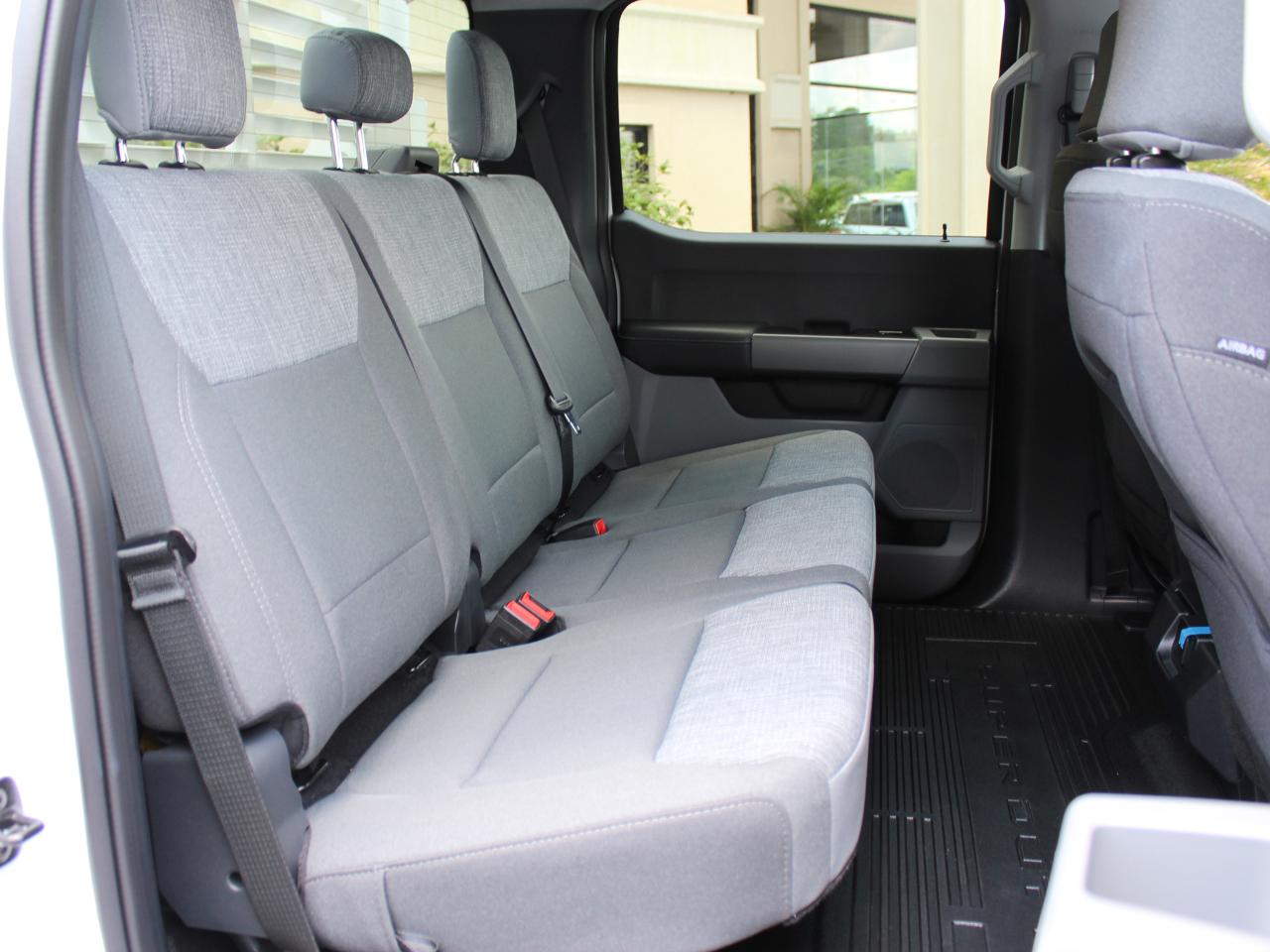 Ford F-350 SD XLT Crew Cab Long Bed DRW 4WD 2025
