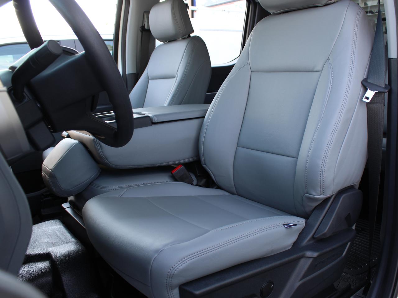 Ford F-350 SD XLT Crew Cab Long Bed DRW 4WD 2025