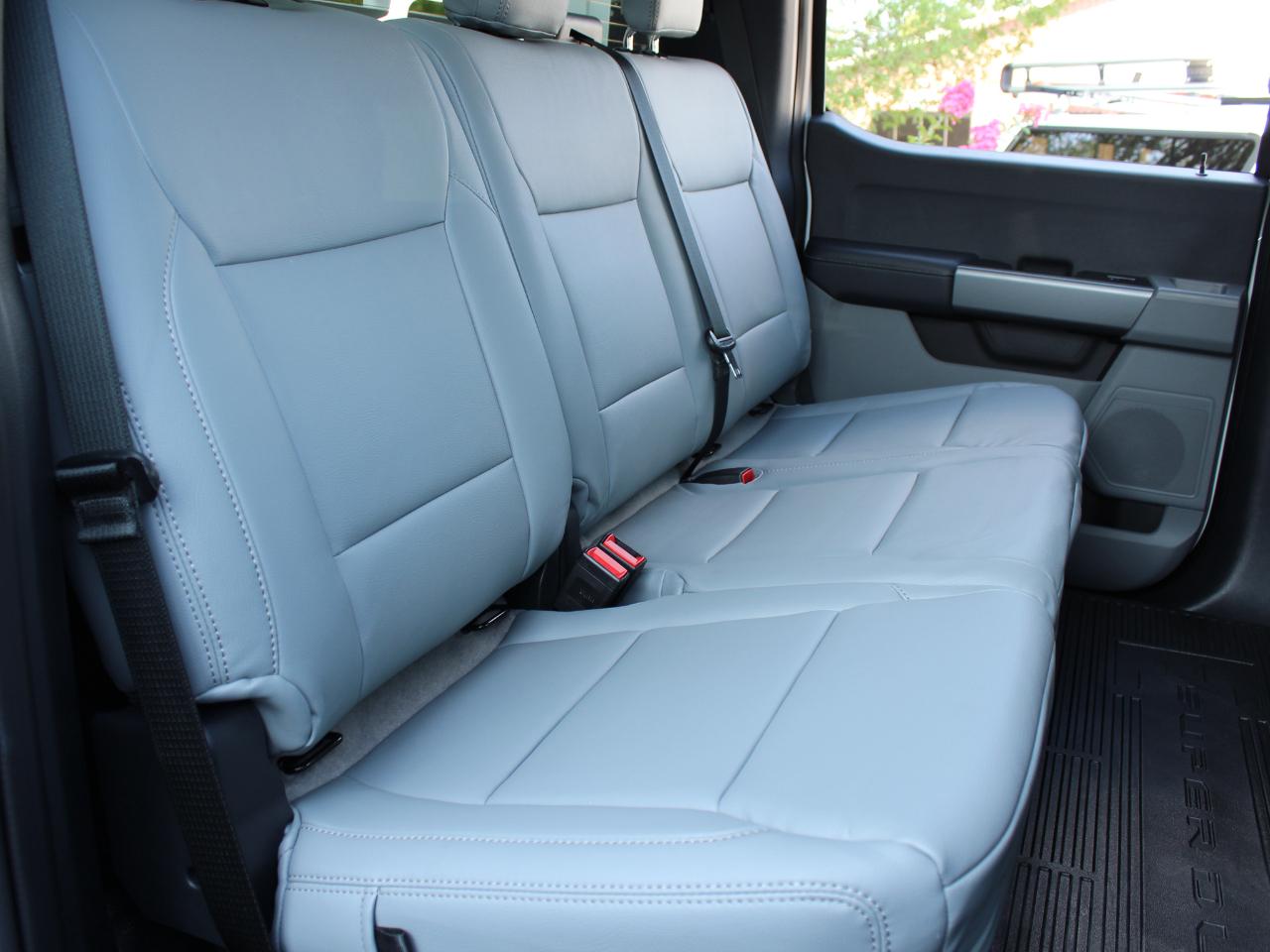 Ford F-350 SD XLT Crew Cab Long Bed DRW 4WD 2025