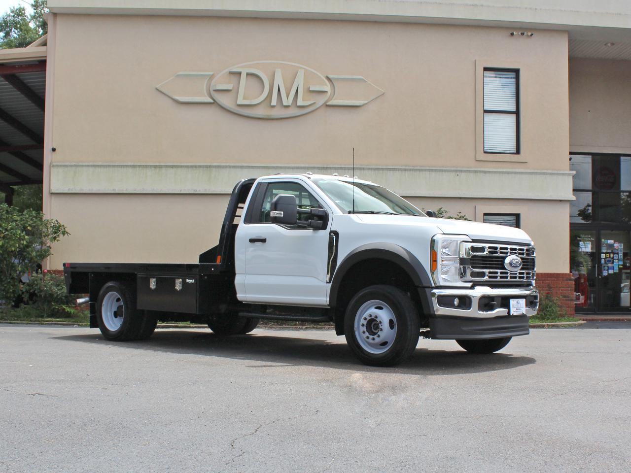 Ford F-450 SD Regular Cab DRW 4WD 2023