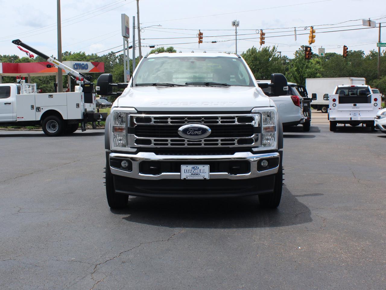 Ford F-450 SD Regular Cab DRW 4WD 2023