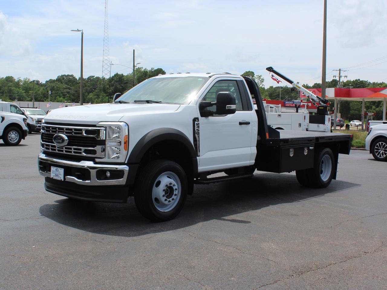 Ford F-450 SD Regular Cab DRW 4WD 2023