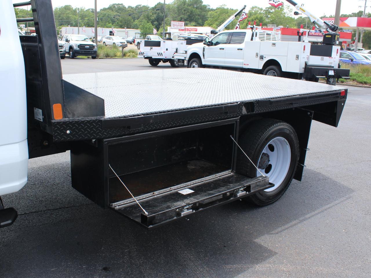 Ford F-450 SD Regular Cab DRW 4WD 2023