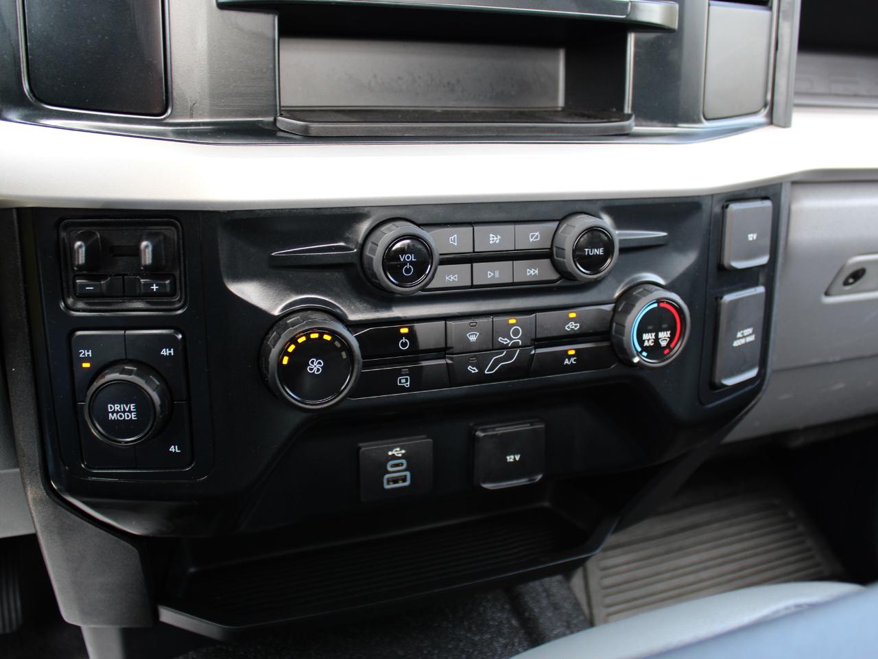 Ford F-450 SD Regular Cab DRW 4WD 2023