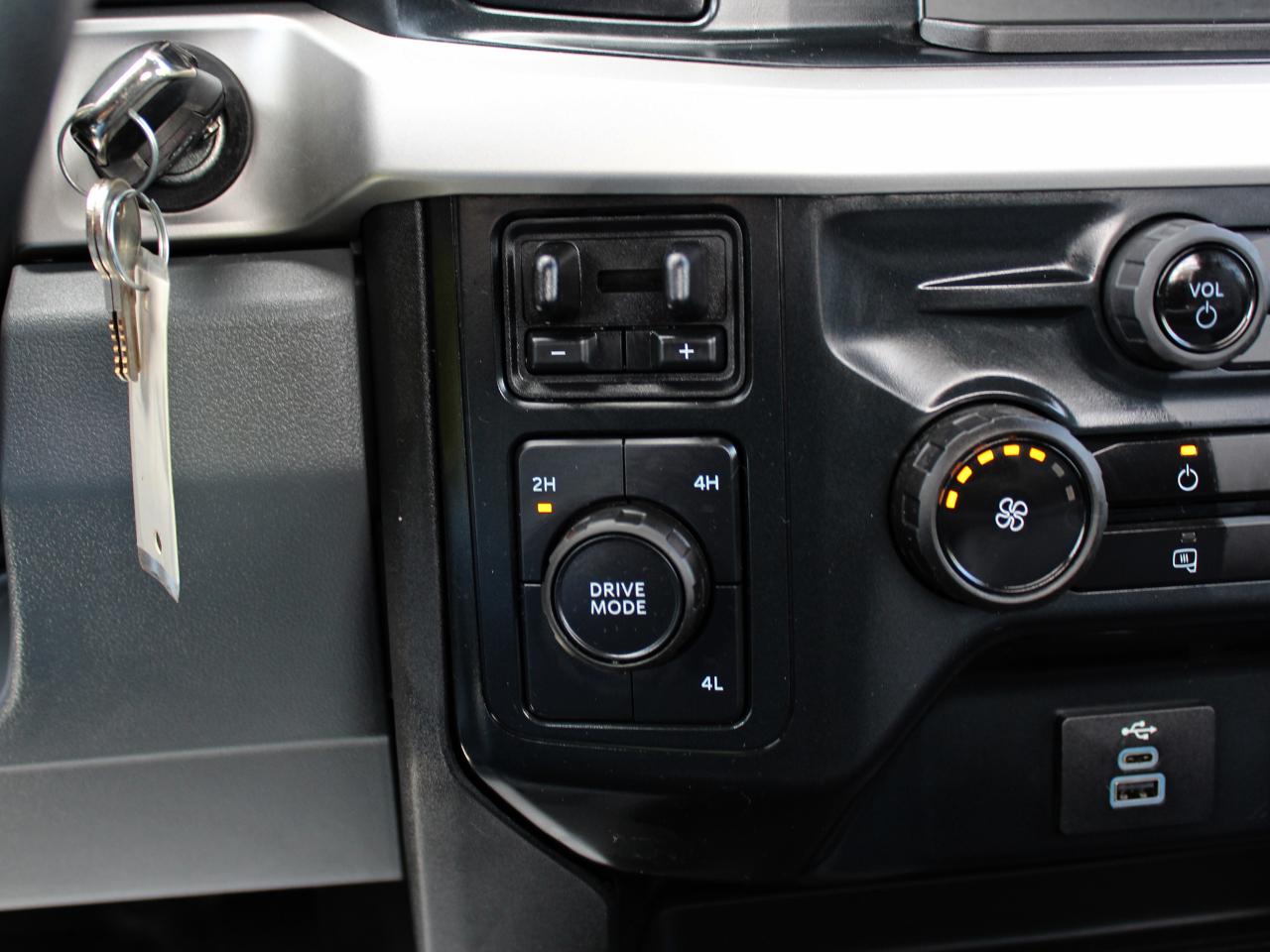 Ford F-450 SD Regular Cab DRW 4WD 2023