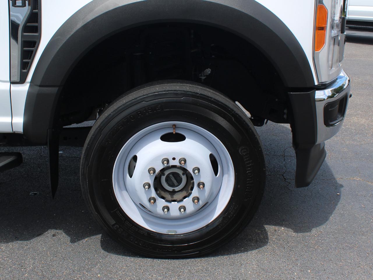 Ford F-450 SD Regular Cab DRW 4WD 2023