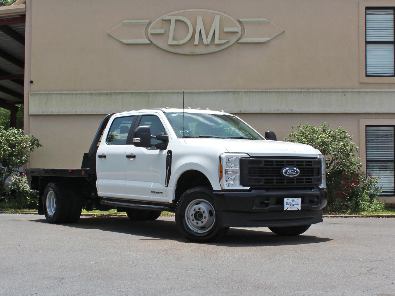 Ford F-350 SD XL Crew Cab Long Bed DRW 4WD 2025