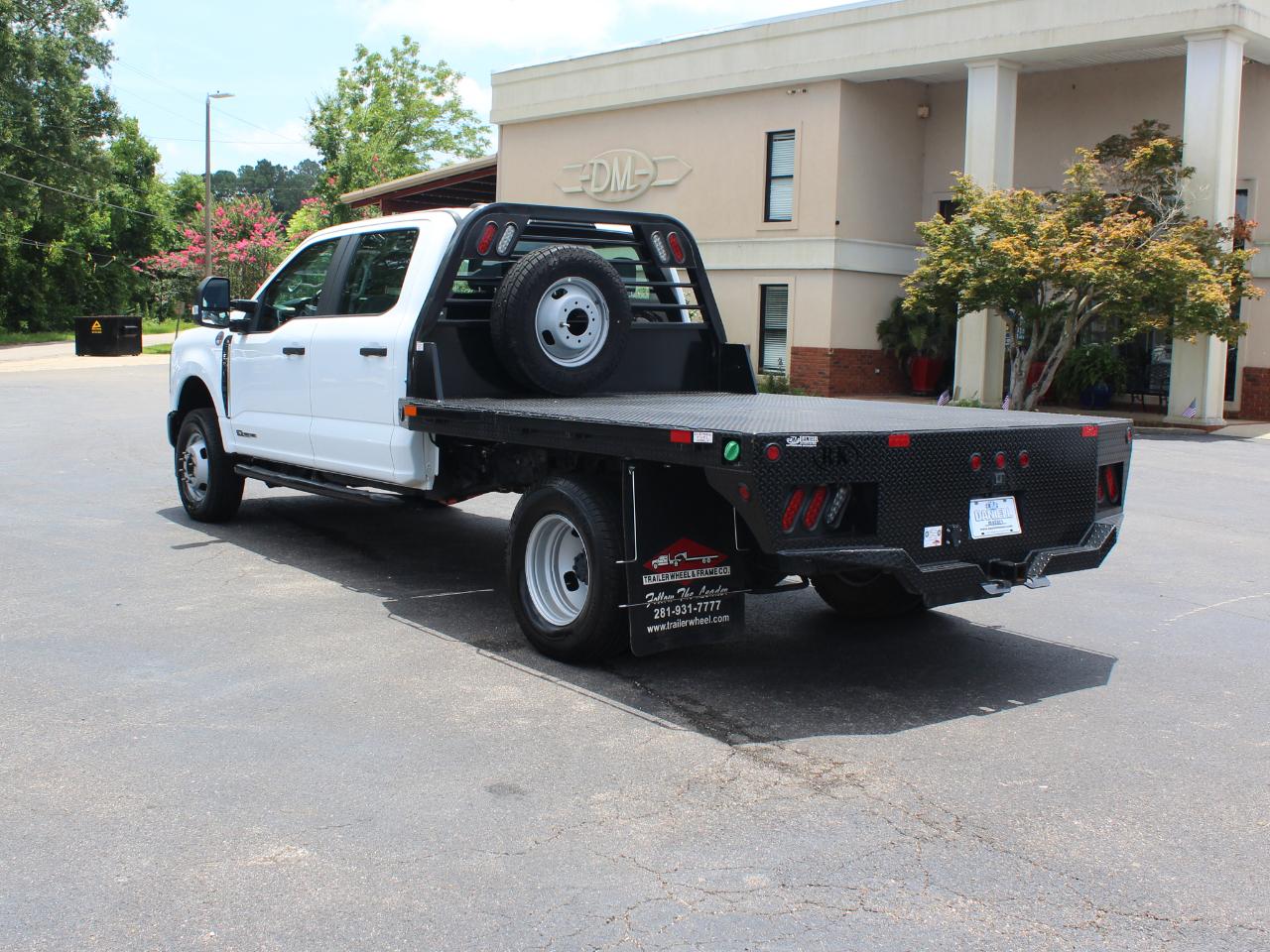 Ford F-350 SD XL Crew Cab Long Bed DRW 4WD 2025