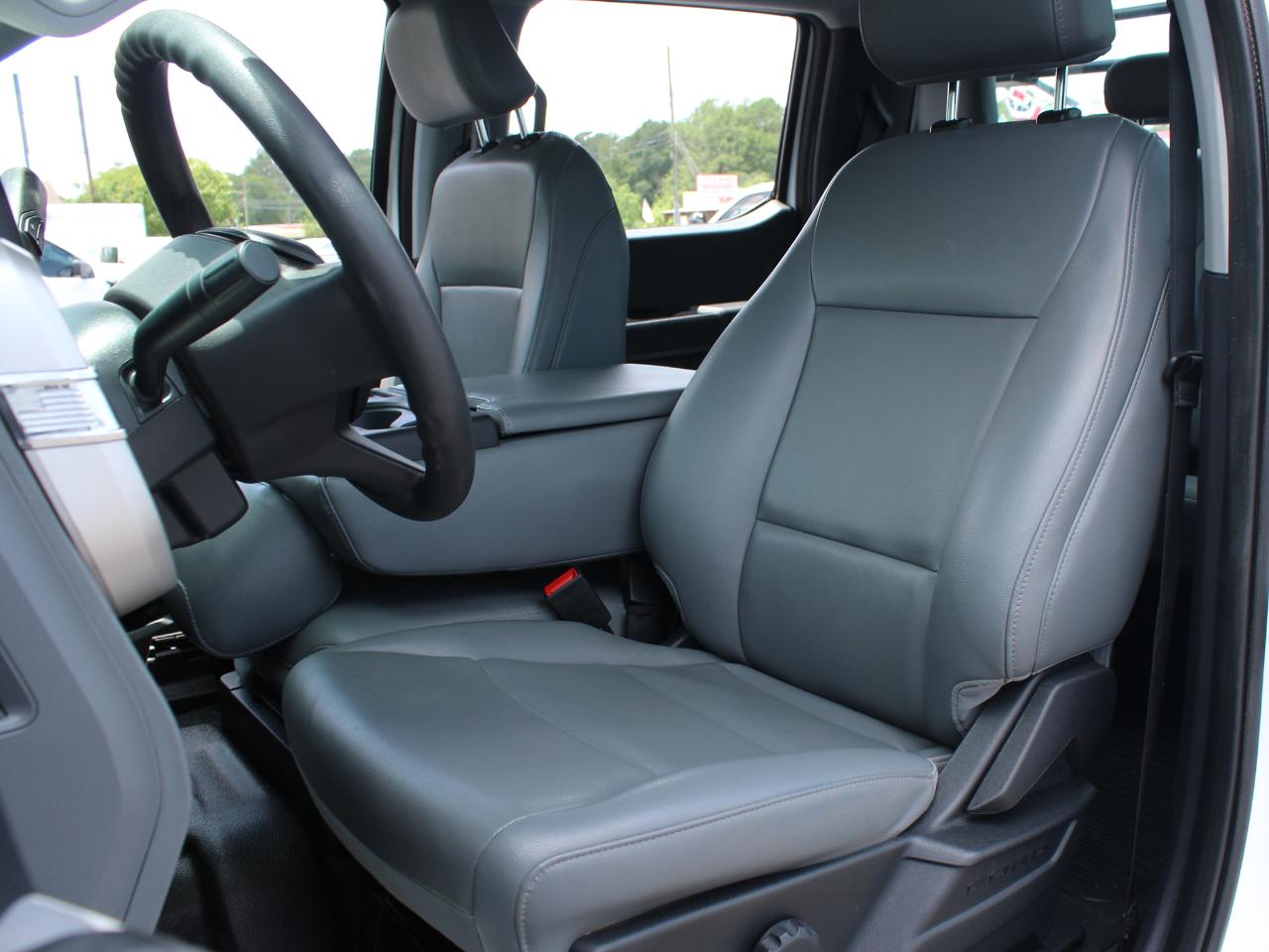 Ford F-350 SD XL Crew Cab Long Bed DRW 4WD 2025