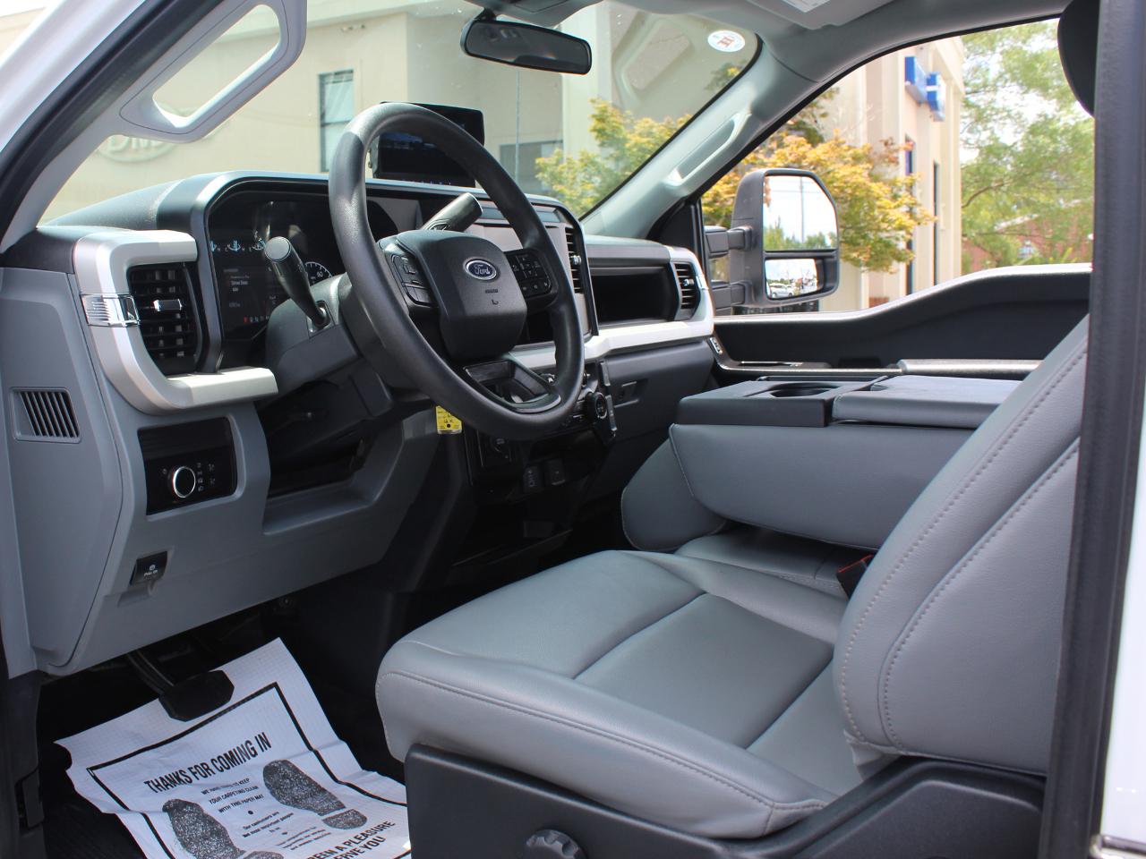 Ford F-350 SD XL Crew Cab Long Bed DRW 4WD 2025