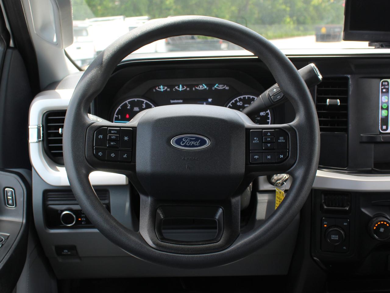 Ford F-350 SD XL Crew Cab Long Bed DRW 4WD 2025