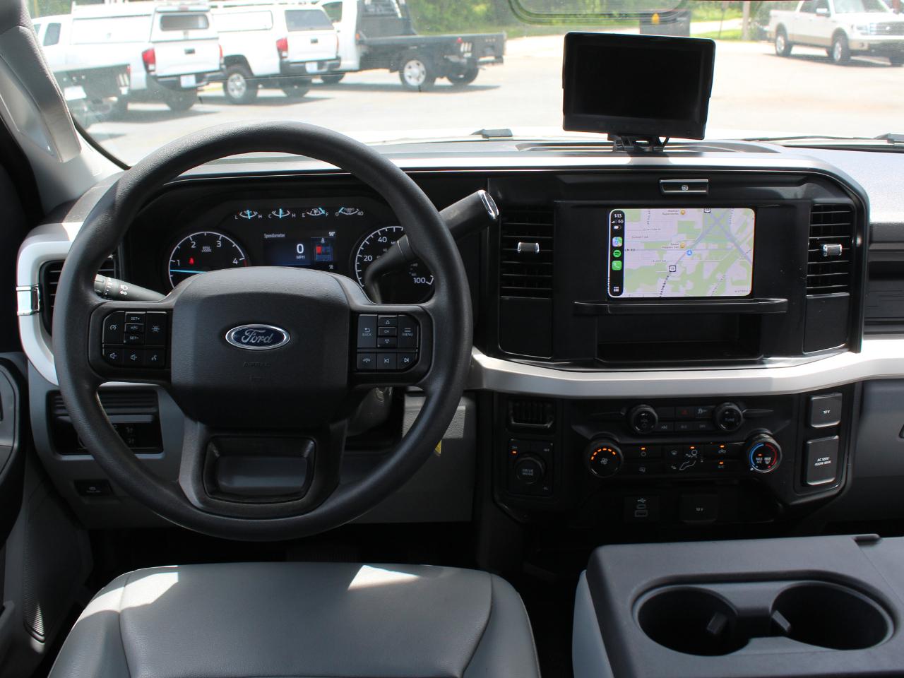 Ford F-350 SD XL Crew Cab Long Bed DRW 4WD 2025