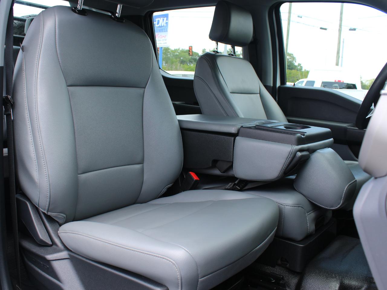 Ford F-350 SD XL Crew Cab Long Bed DRW 4WD 2025