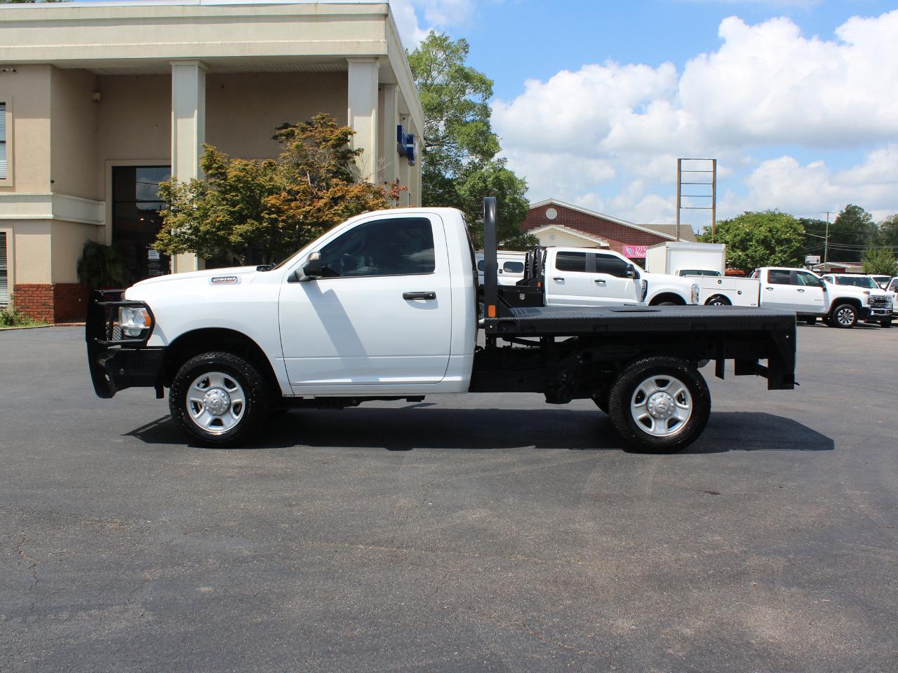 RAM 2500 Tradesman Regular Cab 4WD 2022