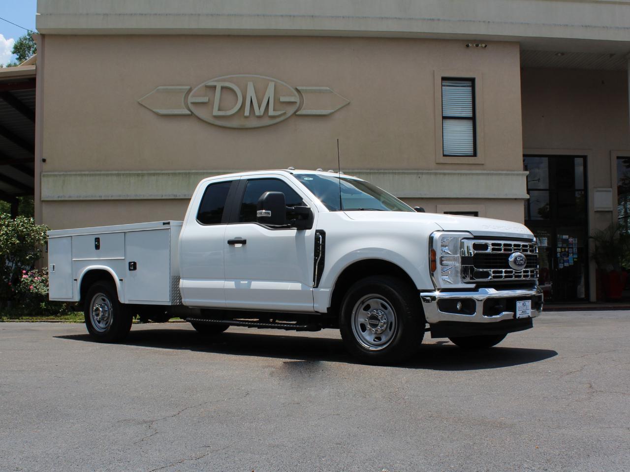 Ford F-350 SD XL SuperCab Long Bed 2WD 2024
