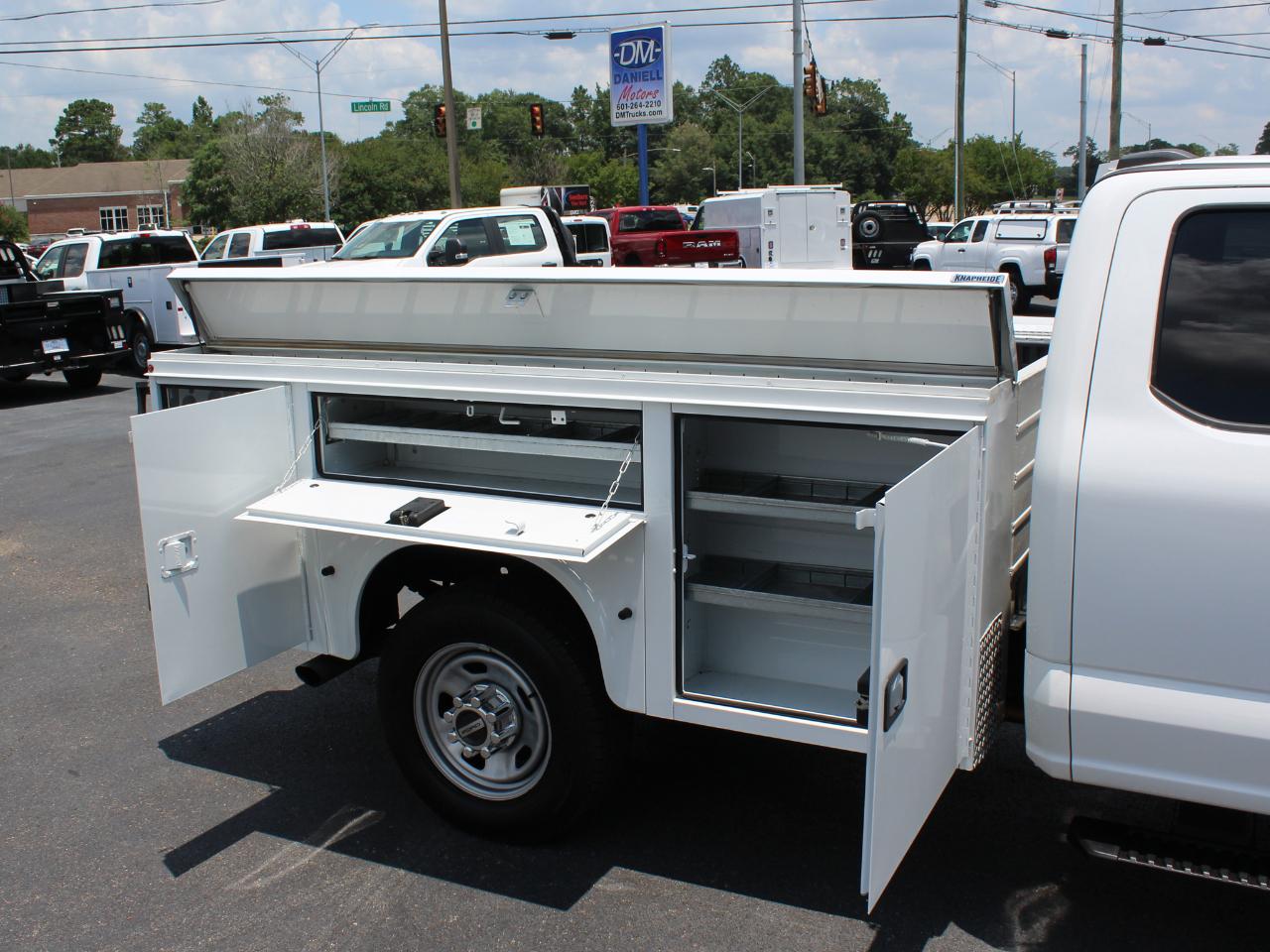 Ford F-350 SD XL SuperCab Long Bed 2WD 2024