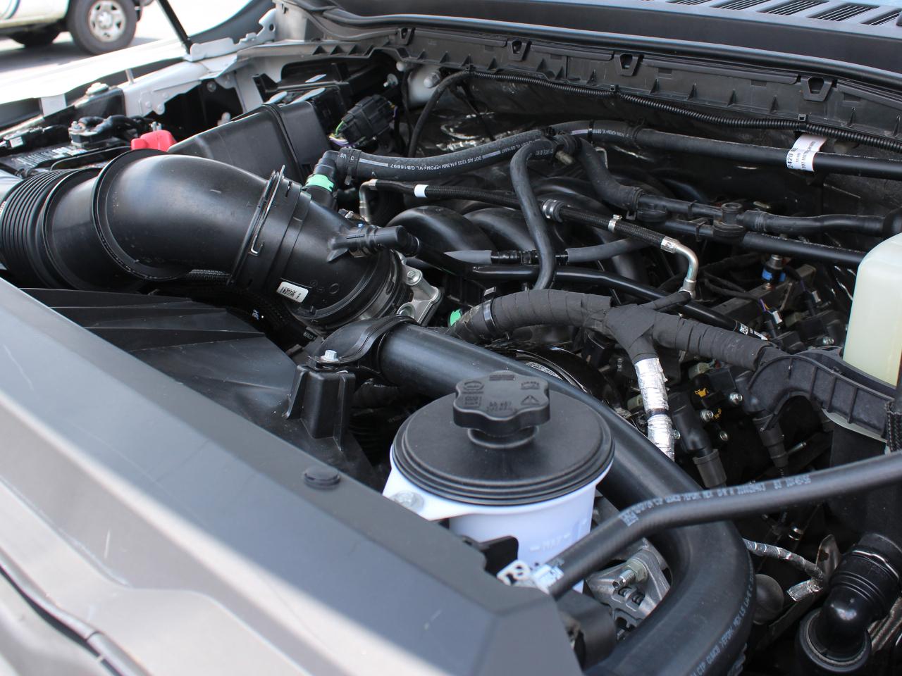 Ford F-350 SD XL SuperCab Long Bed 2WD 2024
