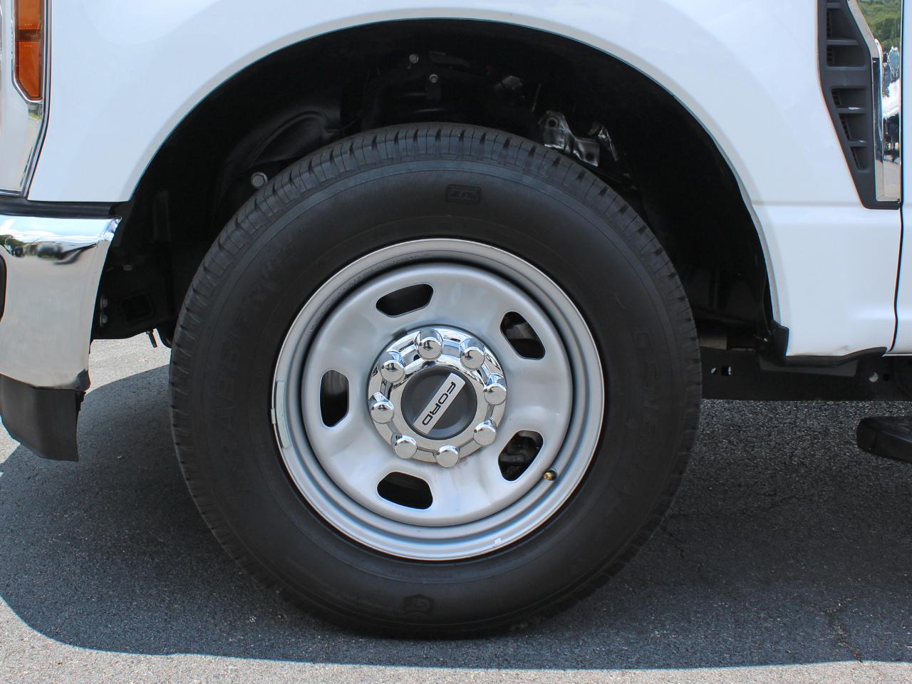 Ford F-350 SD XL SuperCab Long Bed 2WD 2024