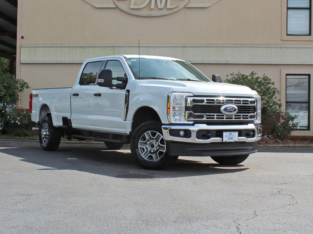 Ford F-350 SD XLT Crew Cab Long Bed 4WD 2025