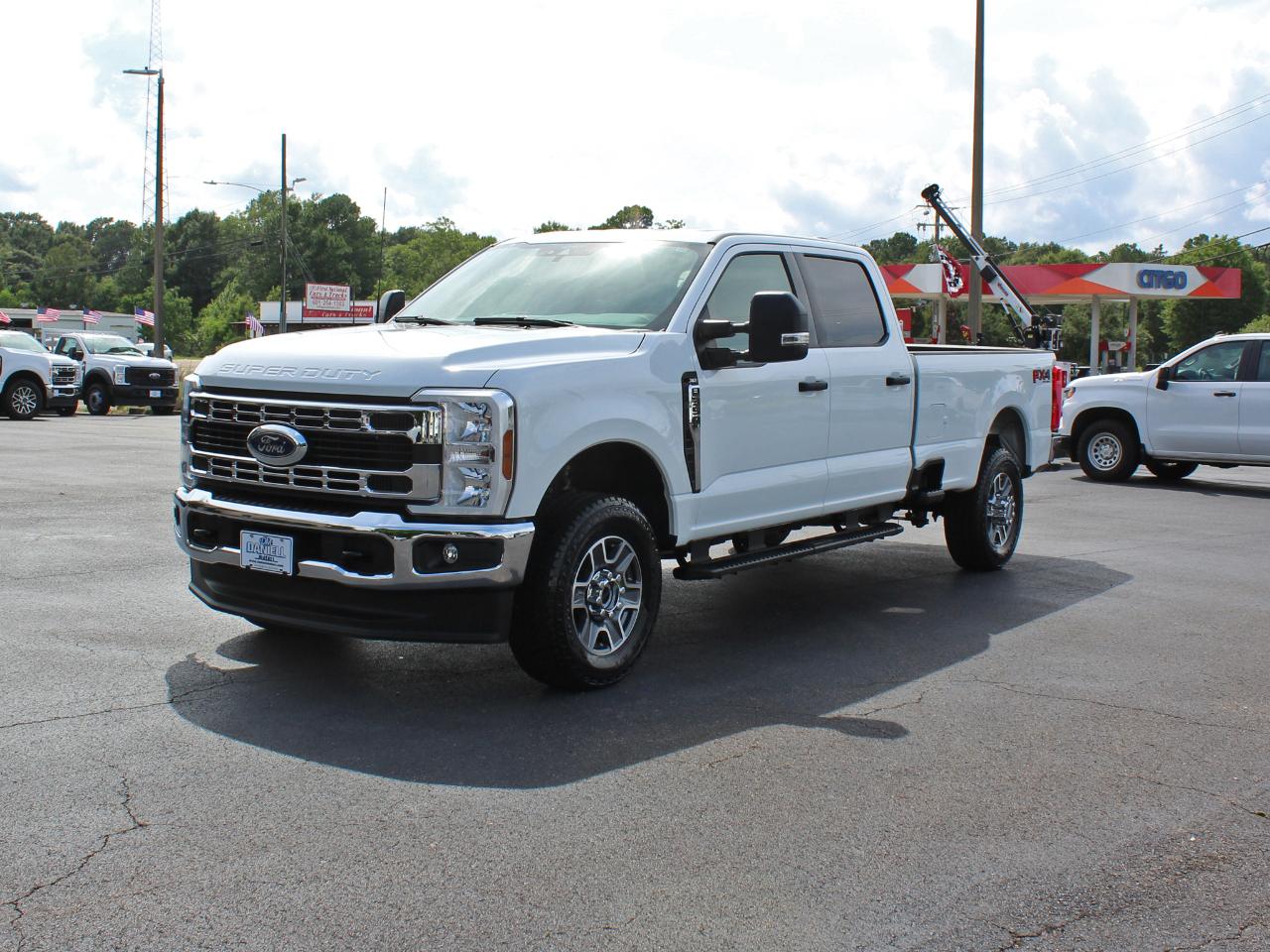 Ford F-350 SD XLT Crew Cab Long Bed 4WD 2025