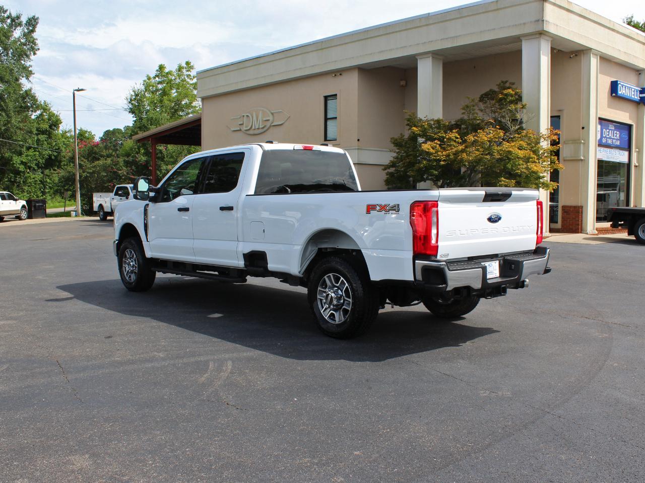 Ford F-350 SD XLT Crew Cab Long Bed 4WD 2025