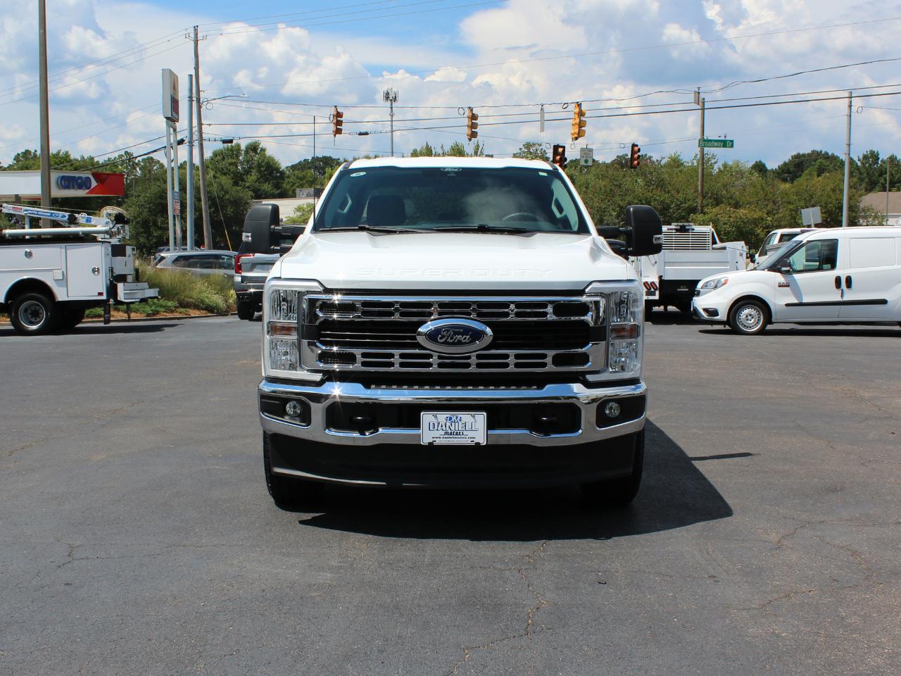 Ford F-350 SD XLT Crew Cab Long Bed 4WD 2025