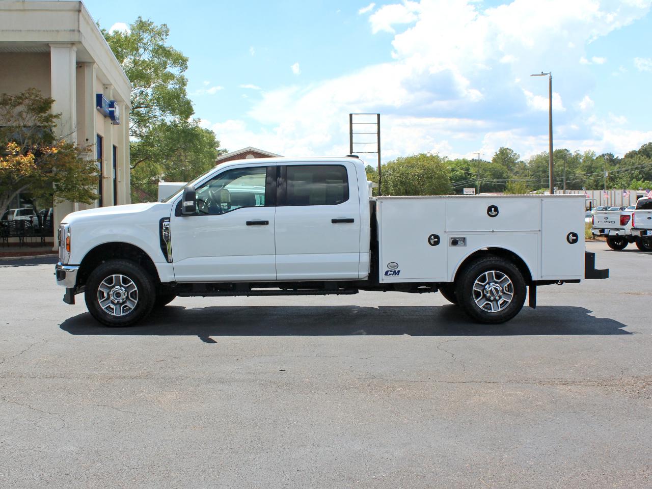 Ford F-350 SD XLT Crew Cab Long Bed 4WD 2025