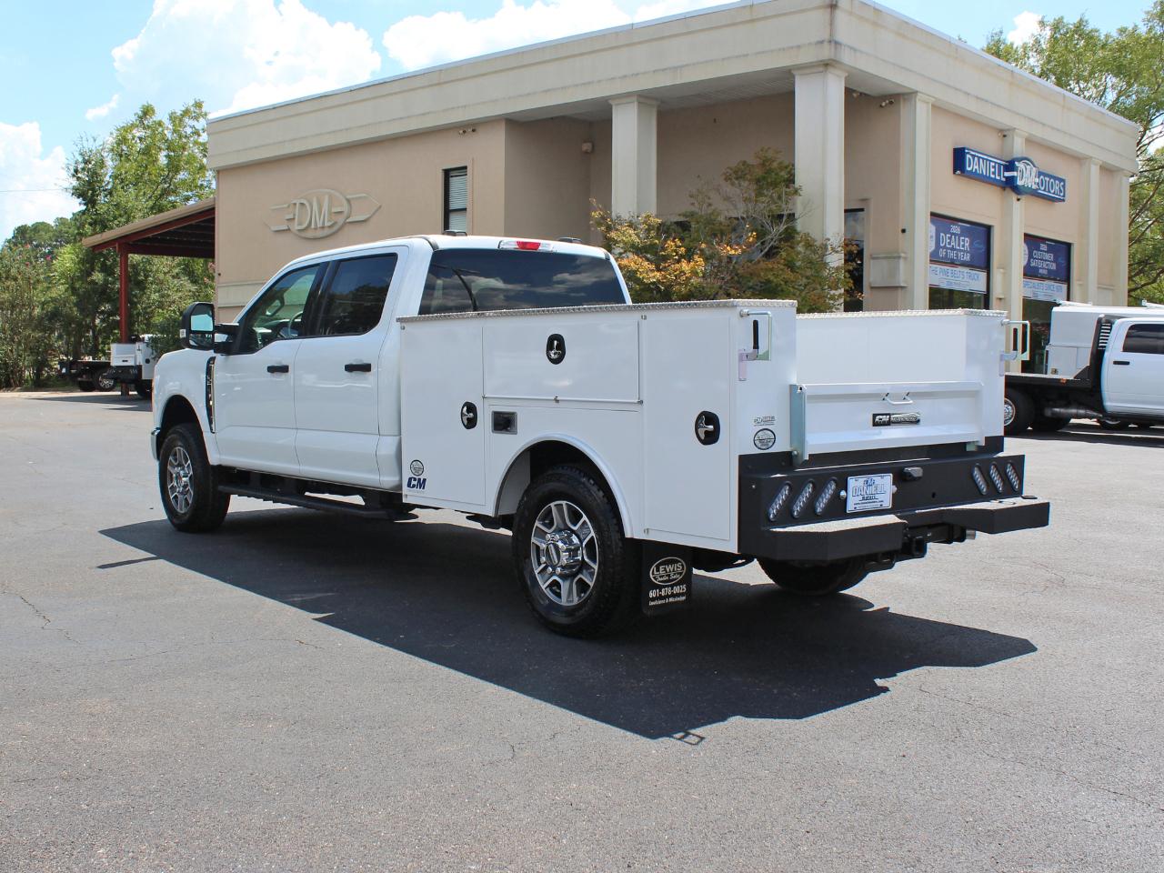 Ford F-350 SD XLT Crew Cab Long Bed 4WD 2025
