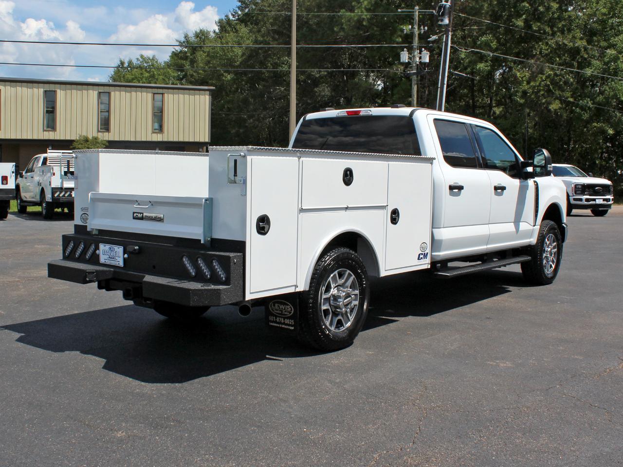 Ford F-350 SD XLT Crew Cab Long Bed 4WD 2025