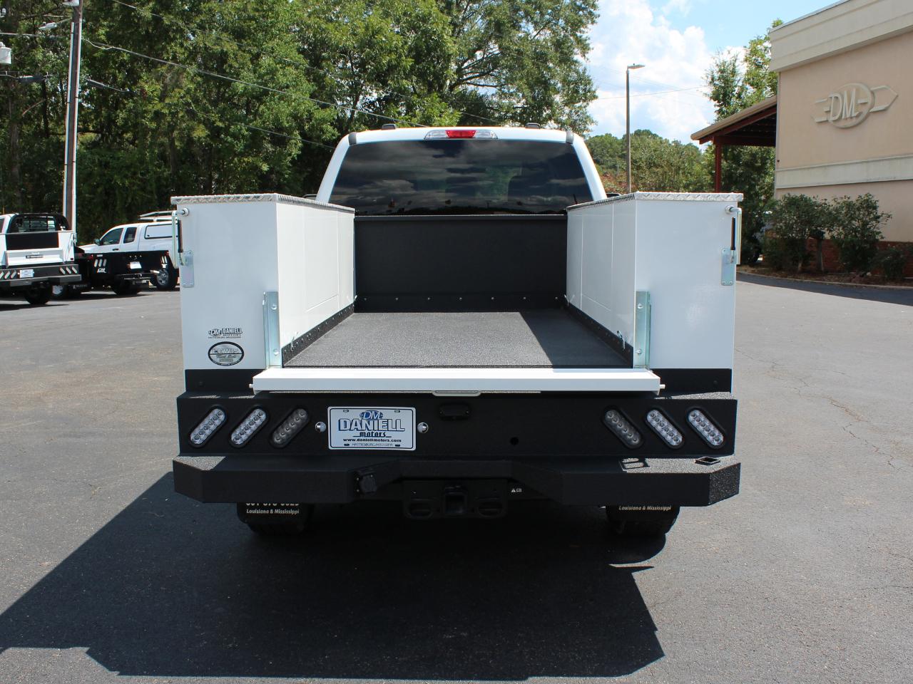 Ford F-350 SD XLT Crew Cab Long Bed 4WD 2025