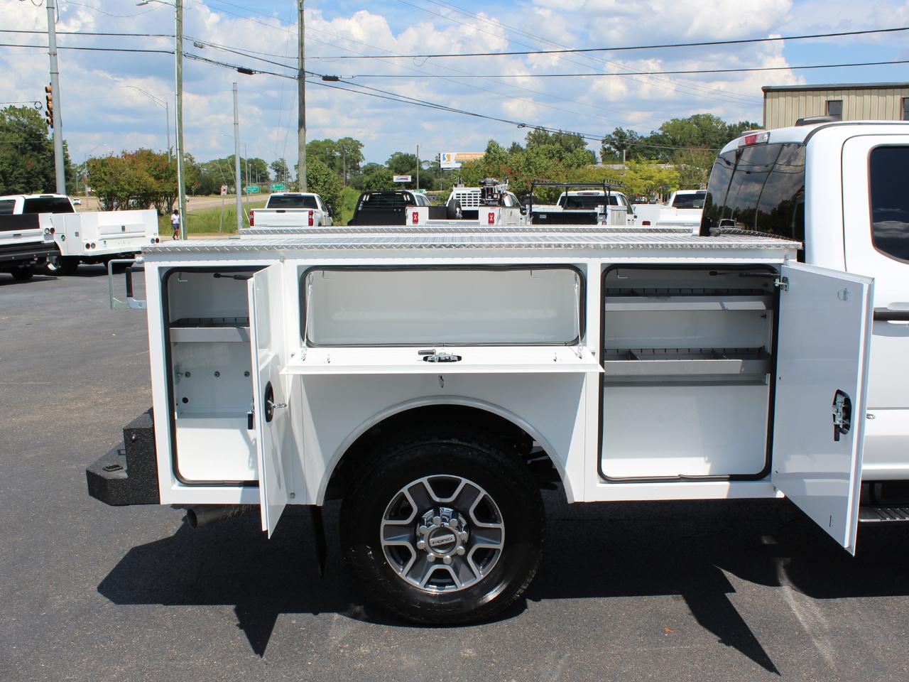 Ford F-350 SD XLT Crew Cab Long Bed 4WD 2025