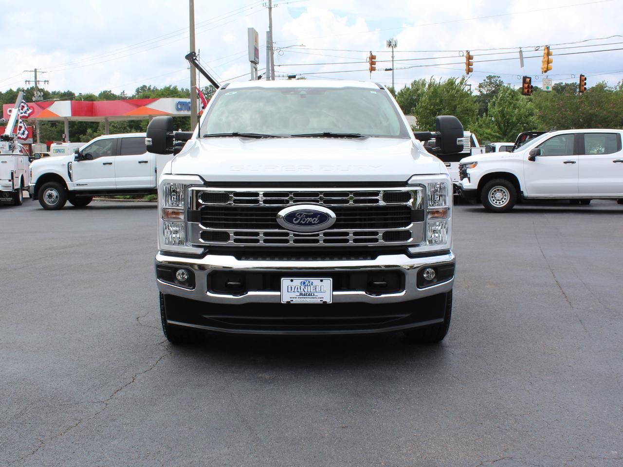 Ford F-350 SD XLT Crew Cab Long Bed 4WD 2025