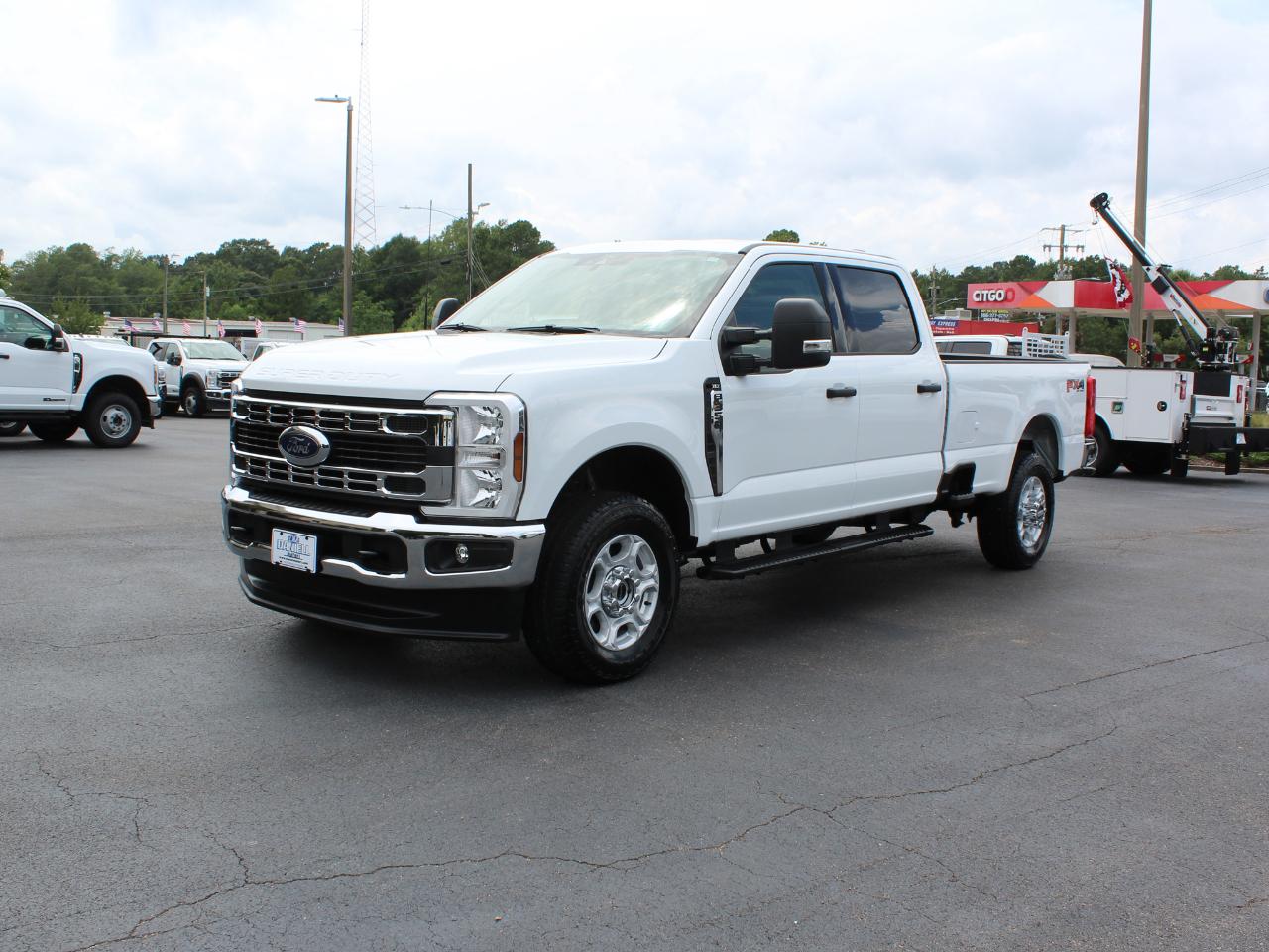 Ford F-350 SD XLT Crew Cab Long Bed 4WD 2025
