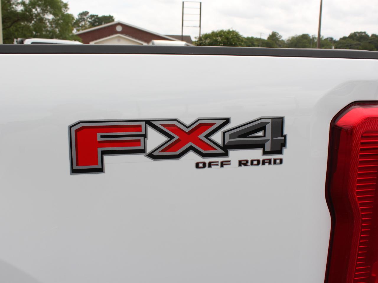 Ford F-350 SD XLT Crew Cab Long Bed 4WD 2025