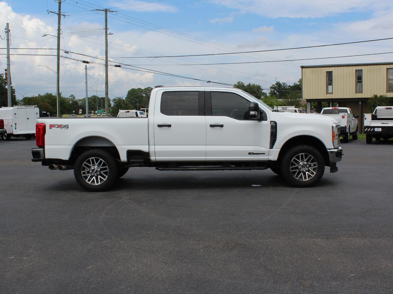 Ford F-250 SD XLT Crew Cab 4WD 2023