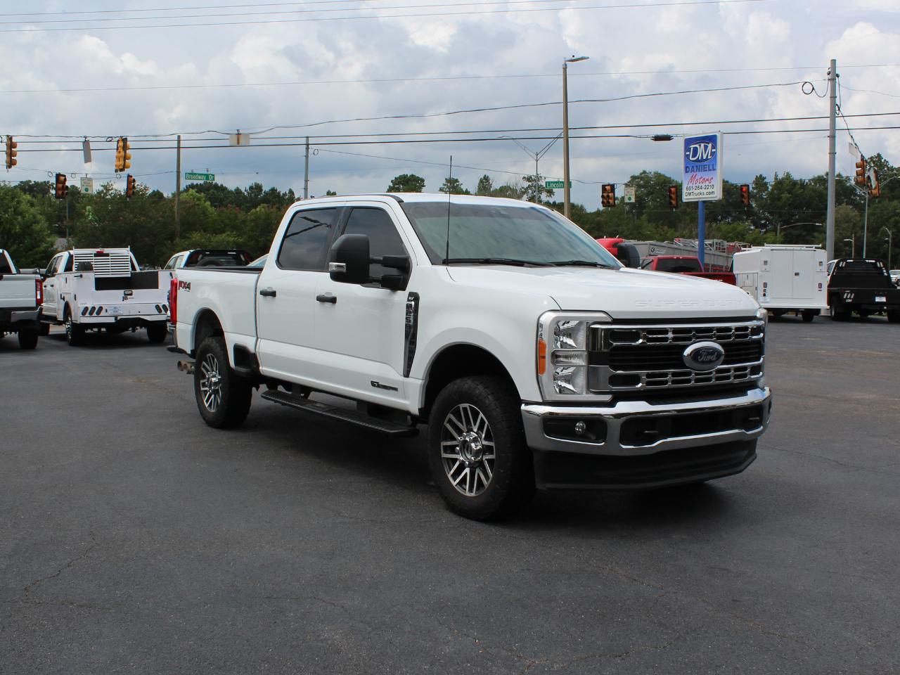 Ford F-250 SD XLT Crew Cab 4WD 2023