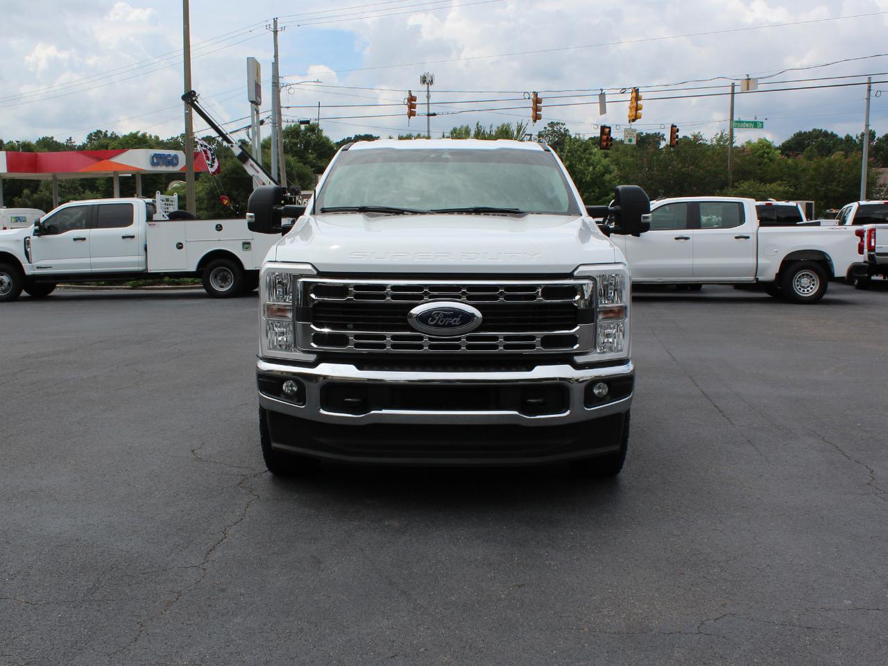 Ford F-250 SD XLT Crew Cab 4WD 2023