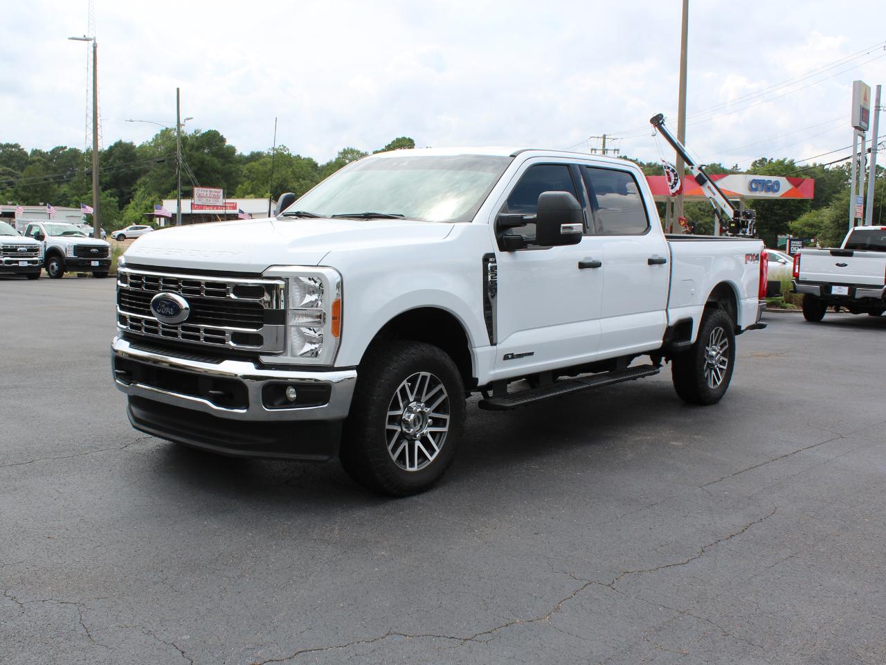 Ford F-250 SD XLT Crew Cab 4WD 2023