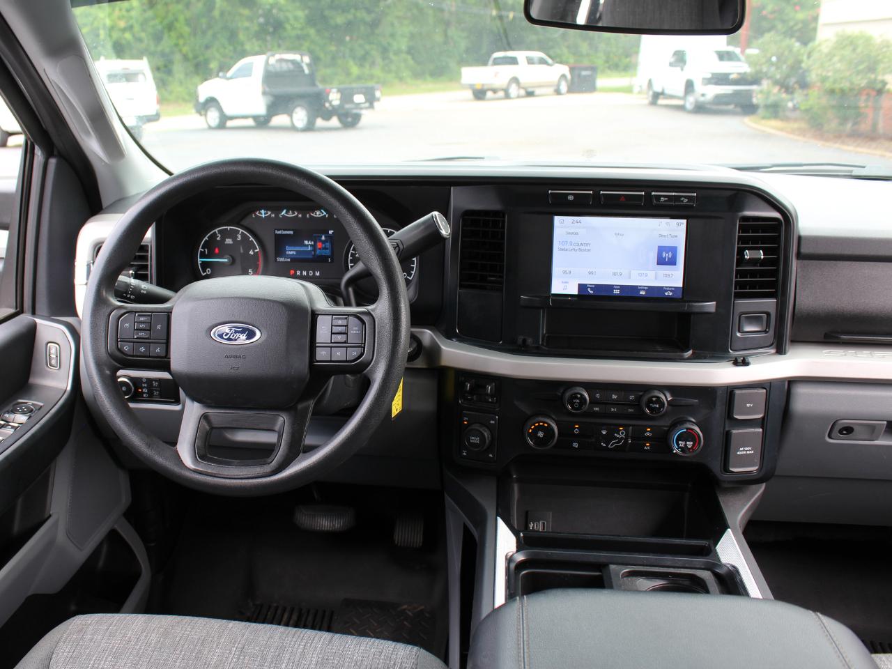 Ford F-250 SD XLT Crew Cab 4WD 2023
