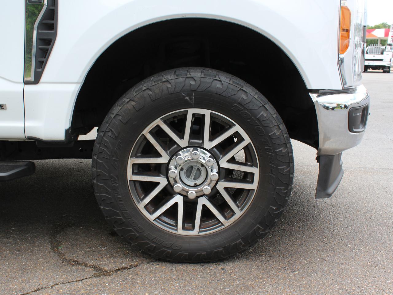 Ford F-250 SD XLT Crew Cab 4WD 2023