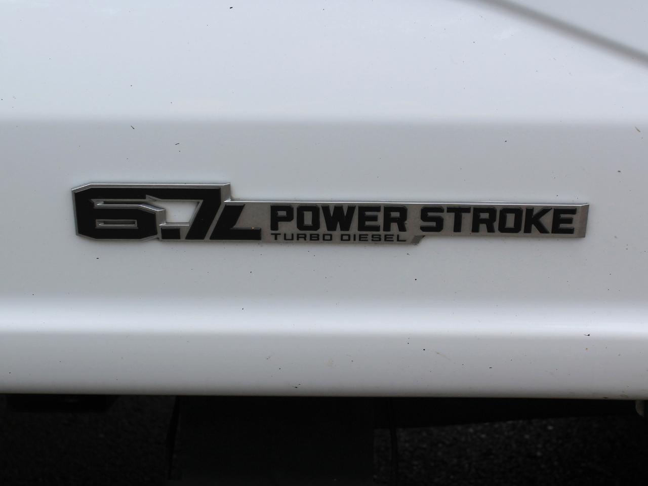 Ford F-250 SD XLT Crew Cab 4WD 2023