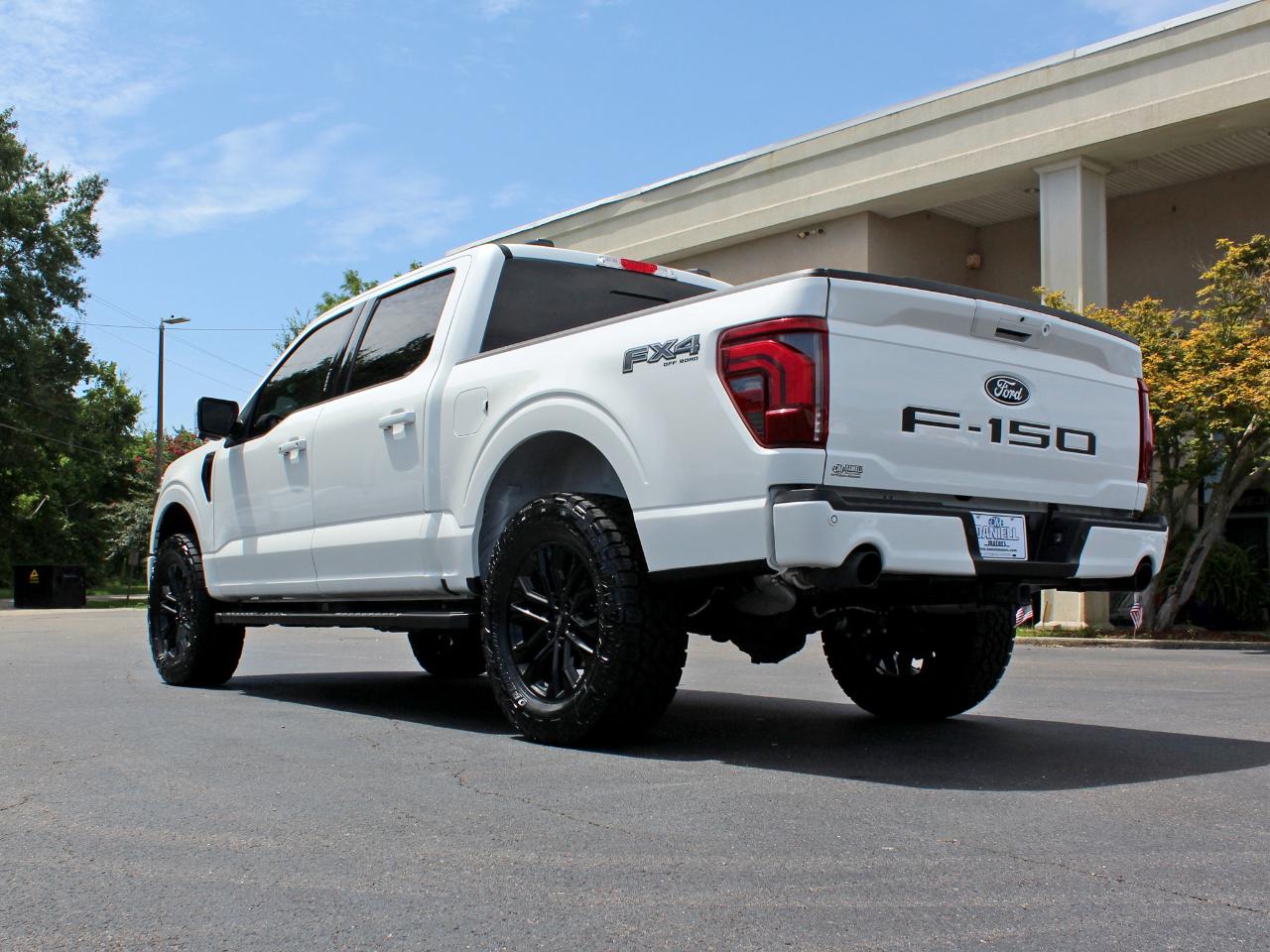 Ford F-150 Lariat SuperCrew 4WD 2024