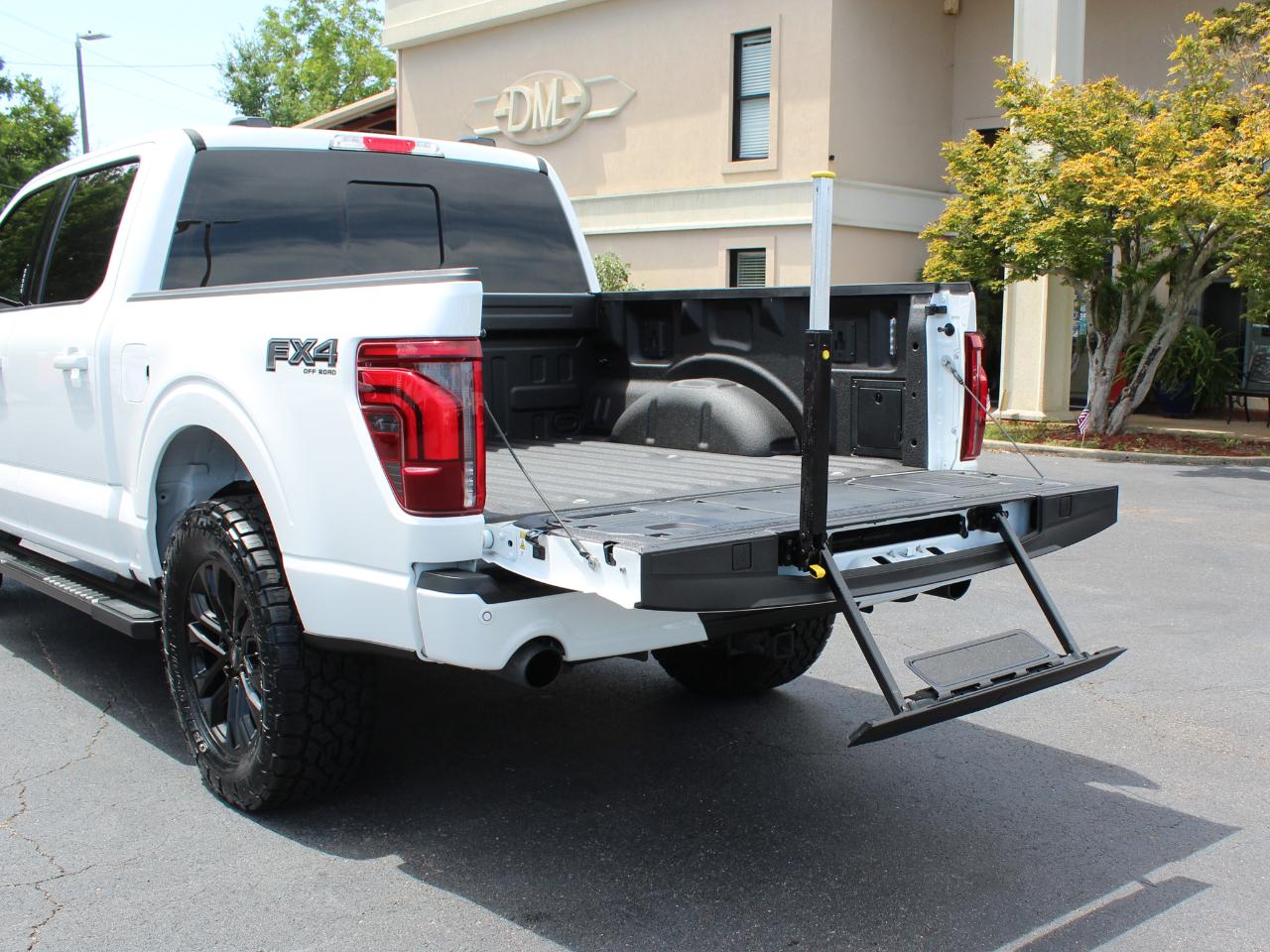 Ford F-150 Lariat SuperCrew 4WD 2024