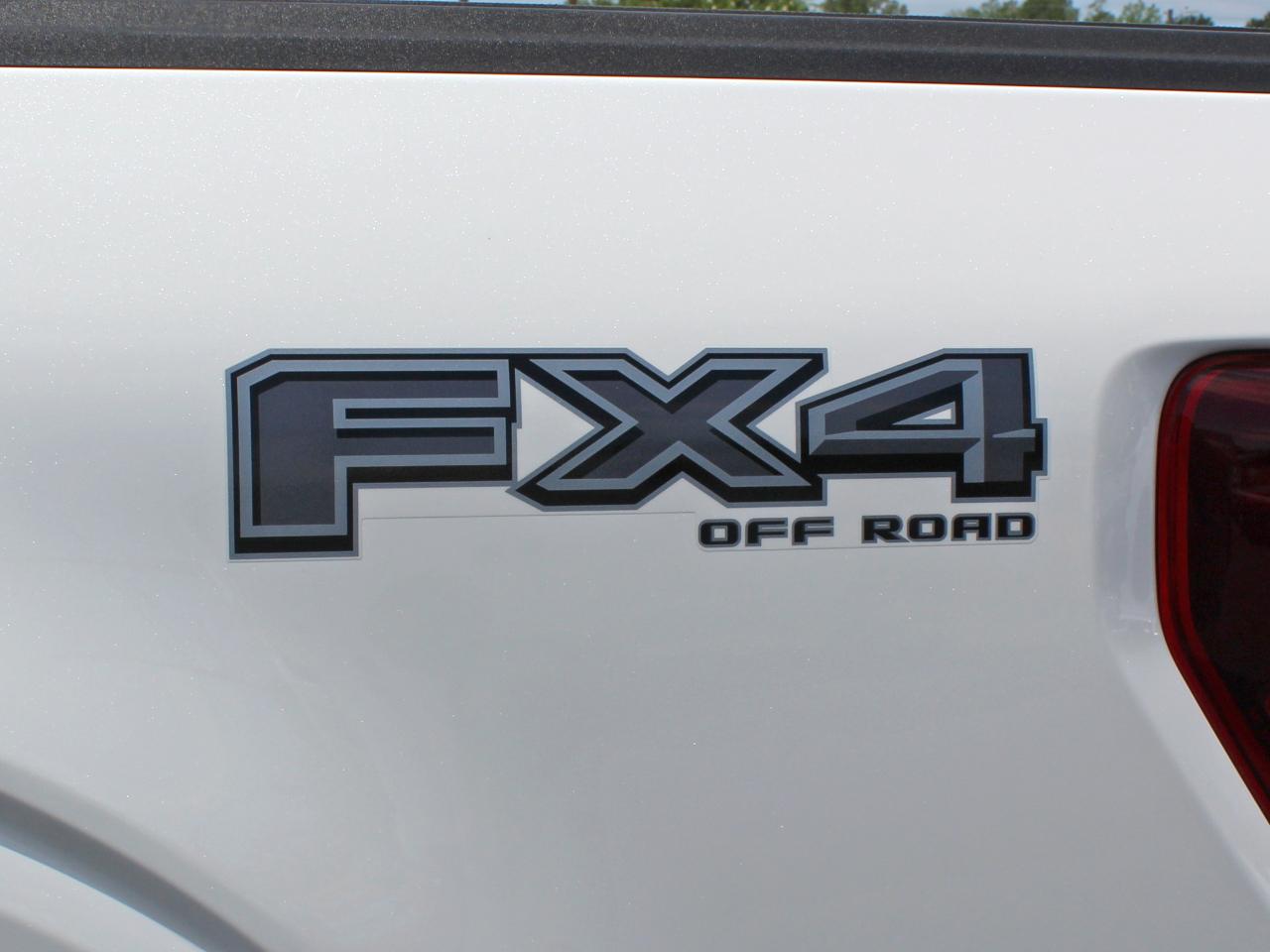 Ford F-150 Lariat SuperCrew 4WD 2024